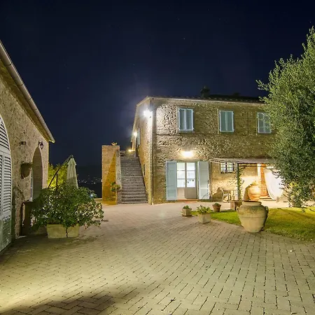 Фермерский дом Fattoria Le Giare Кортона