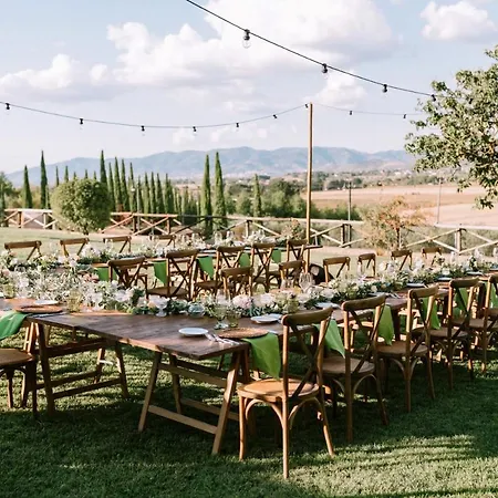 Fattoria Le Giare Agriturismo مزرعة للإقامة