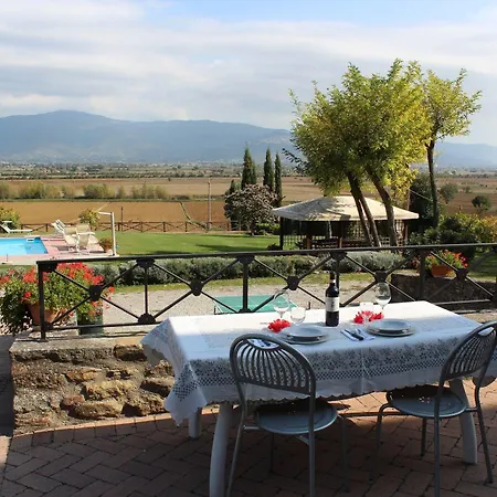 Fattoria Le Giare Agriturismo مزرعة للإقامة